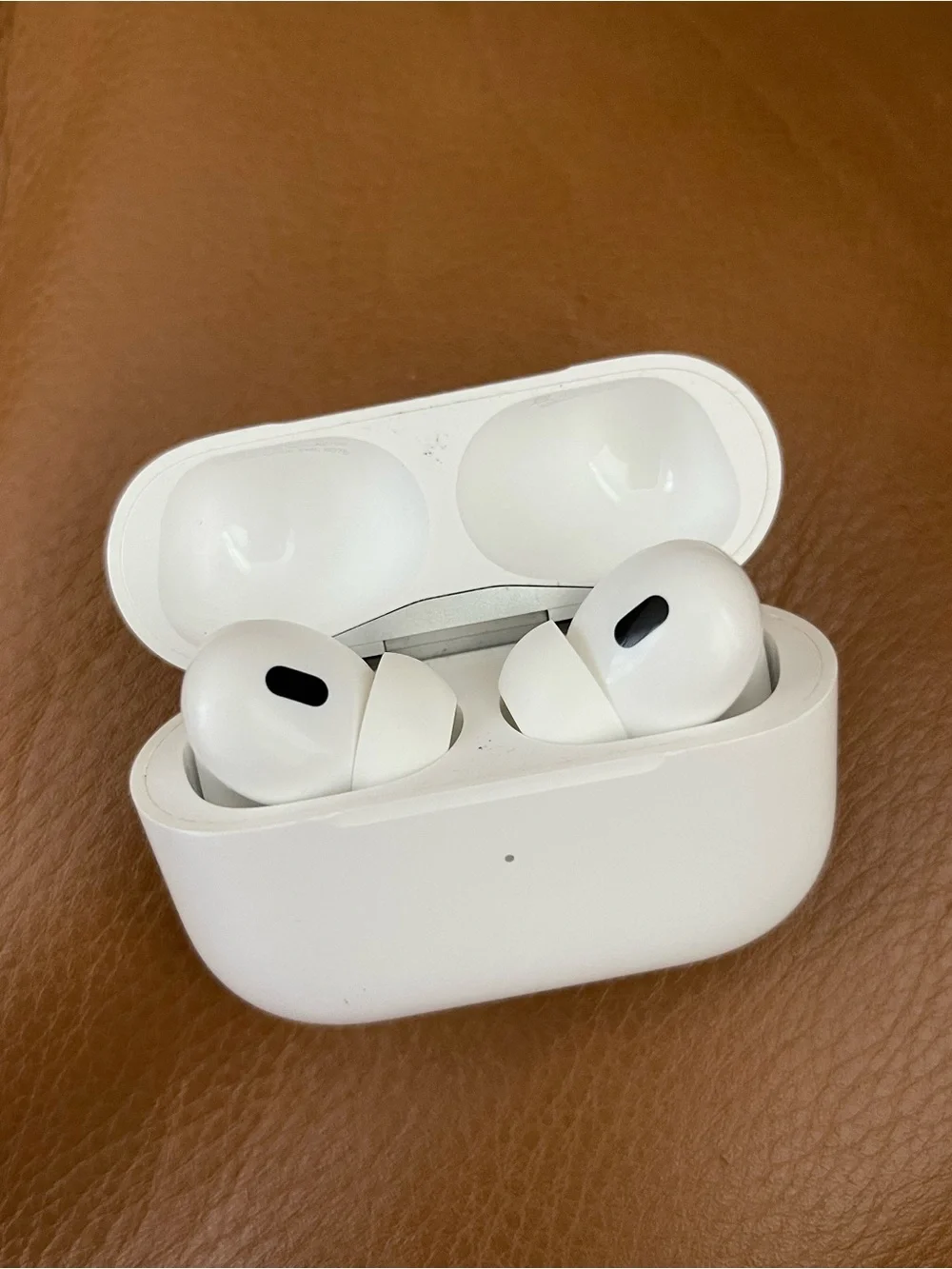 Pre owned 2nd generation Apple AirPods Pro White with Wireless Charging Case